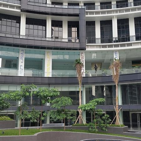 Milano Versace Suites 마카티 외부 사진